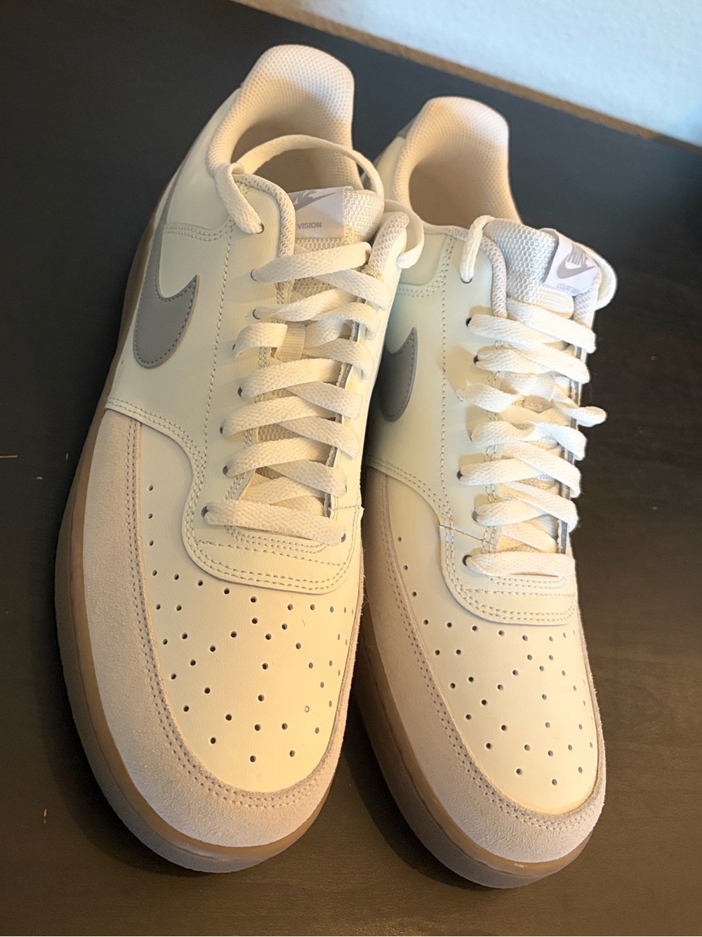 Nike Men's Cream and Gray Low-Top Sneakers